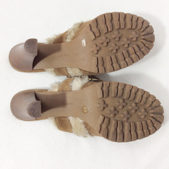 Gianni Bini Tan Faux Fur Suede Buckle Mules 6.5 - Picture 6 of 6
